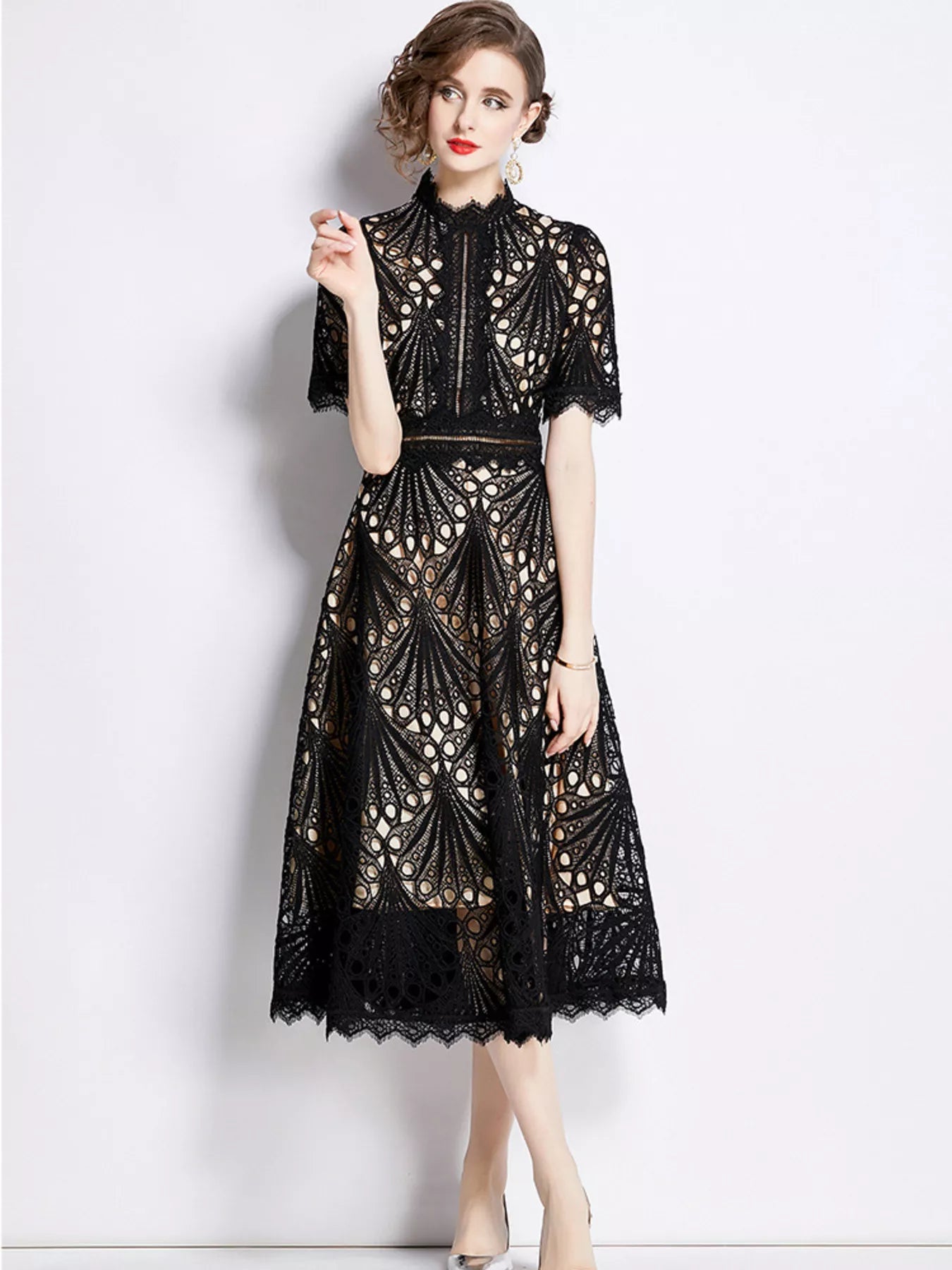 Plus Size Lace Midi Dress with Short Sleeves – alternate view 5