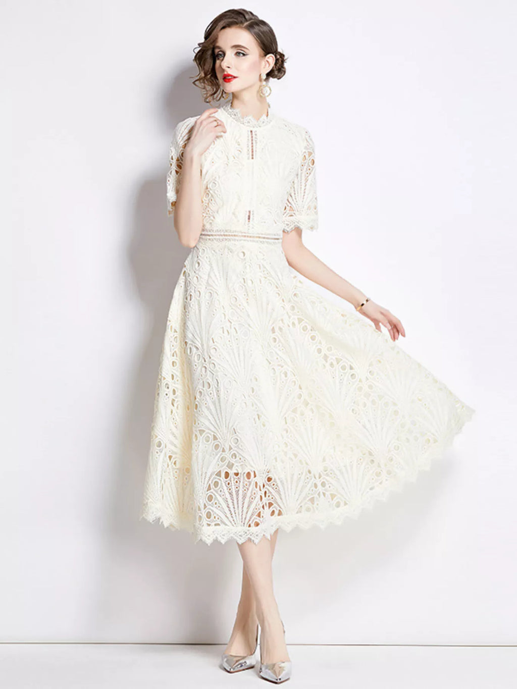 Plus Size Lace Midi Dress with Short Sleeves