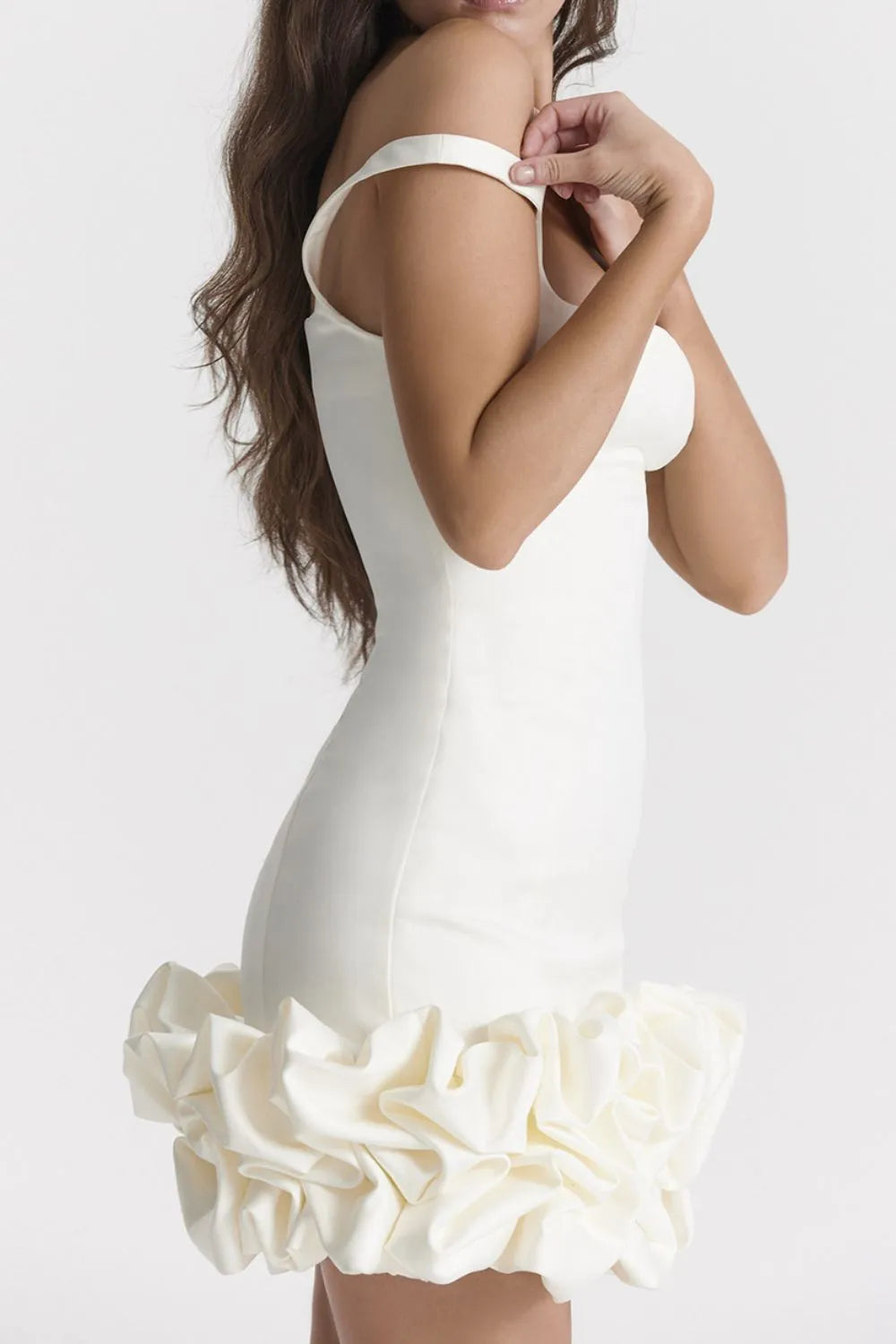 Ruched neckline detail