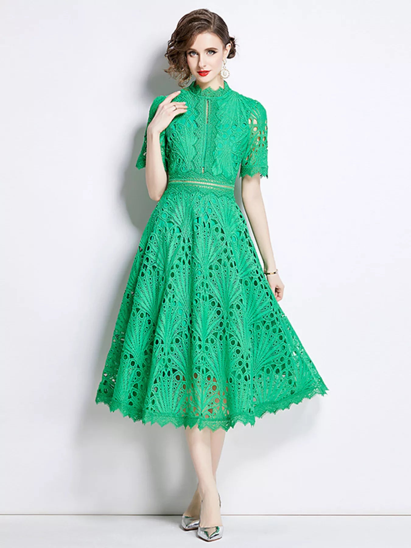 Plus Size Lace Midi Dress with Short Sleeves – alternate view 12
