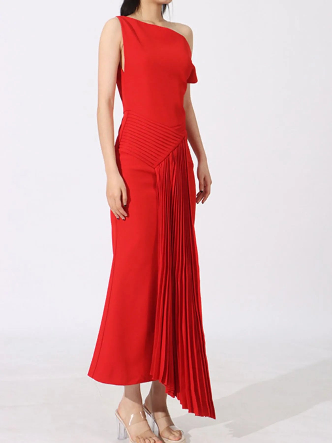 Ruched one-shoulder pleated dress detail