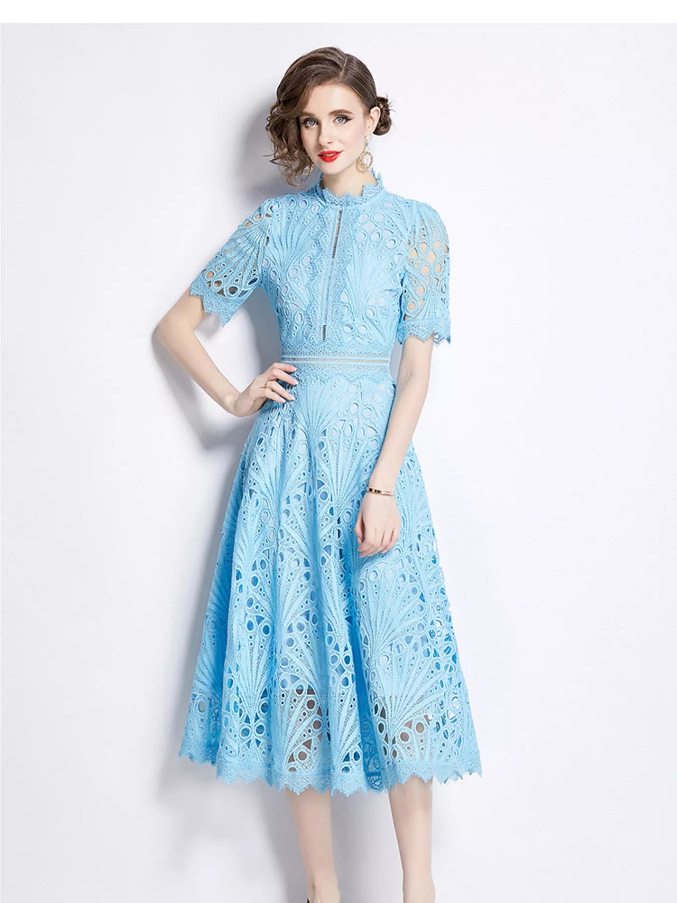 Plus Size Lace Midi Dress with Short Sleeves – alternate view 9