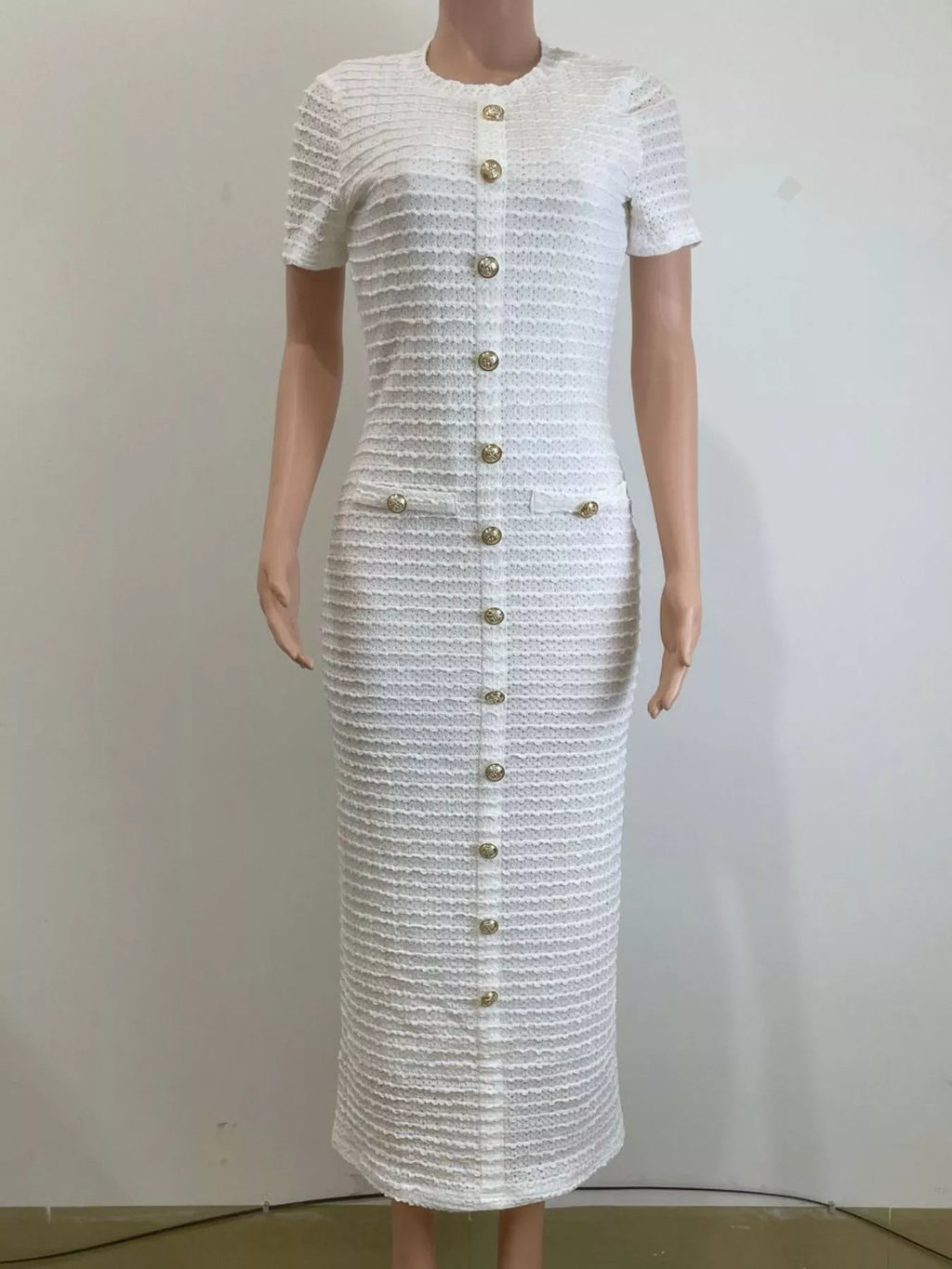 Neutral short sleeve midi dress detail