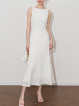 Sleeveless occasion dress detail