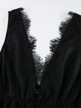 Backless lace maxi dress detail