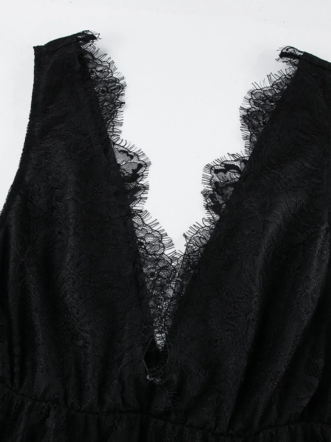 Backless lace maxi dress detail