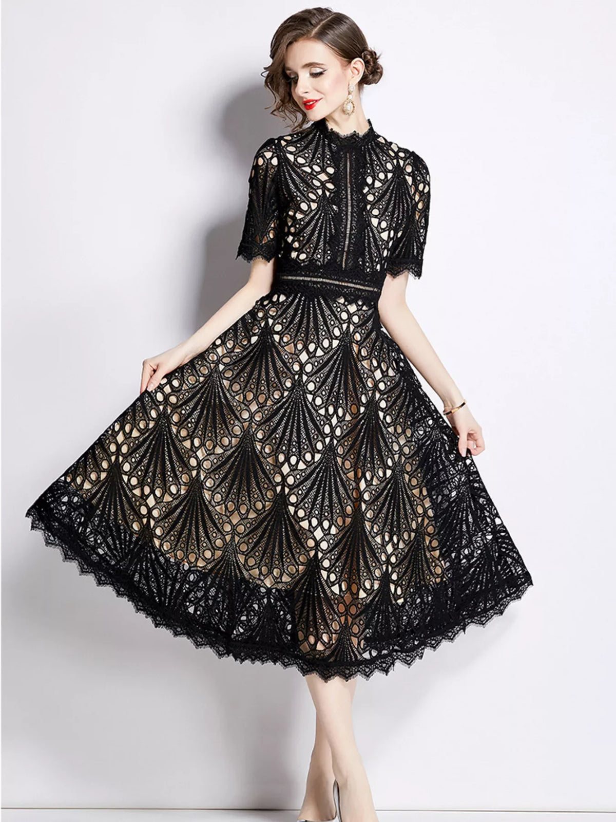 Plus Size Lace Midi Dress with Short Sleeves – alternate view 7