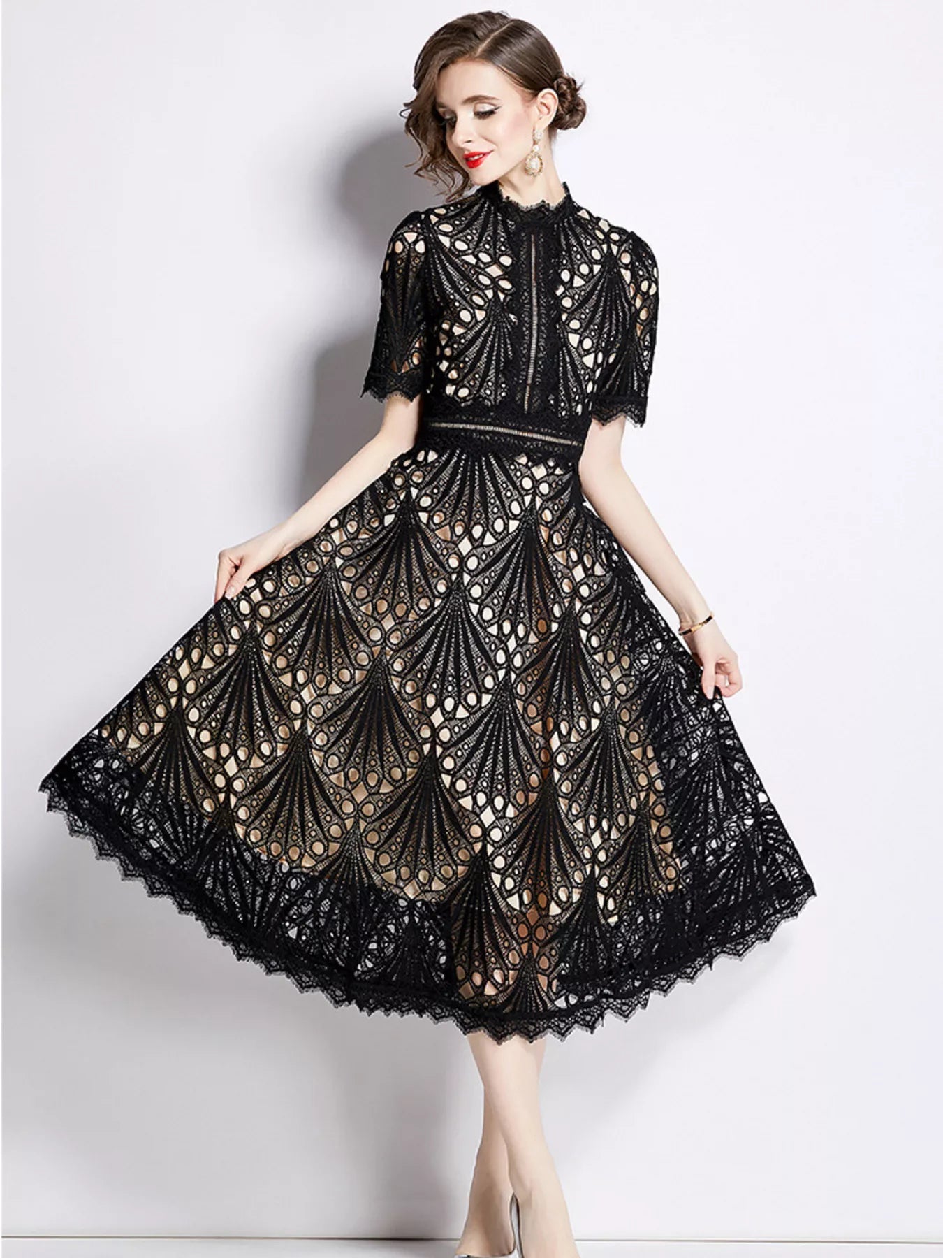 Plus Size Lace Midi Dress with Short Sleeves – alternate view 7